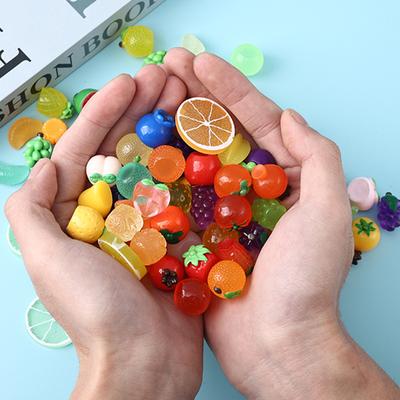 10 Stück Miniatur-Früchte Mikro-Landschaft Winzige Harz-Früchte Diorama für Feengärten Schreibtischdekoration DIY Handgemachtes Zubehör Kinderspielzeug