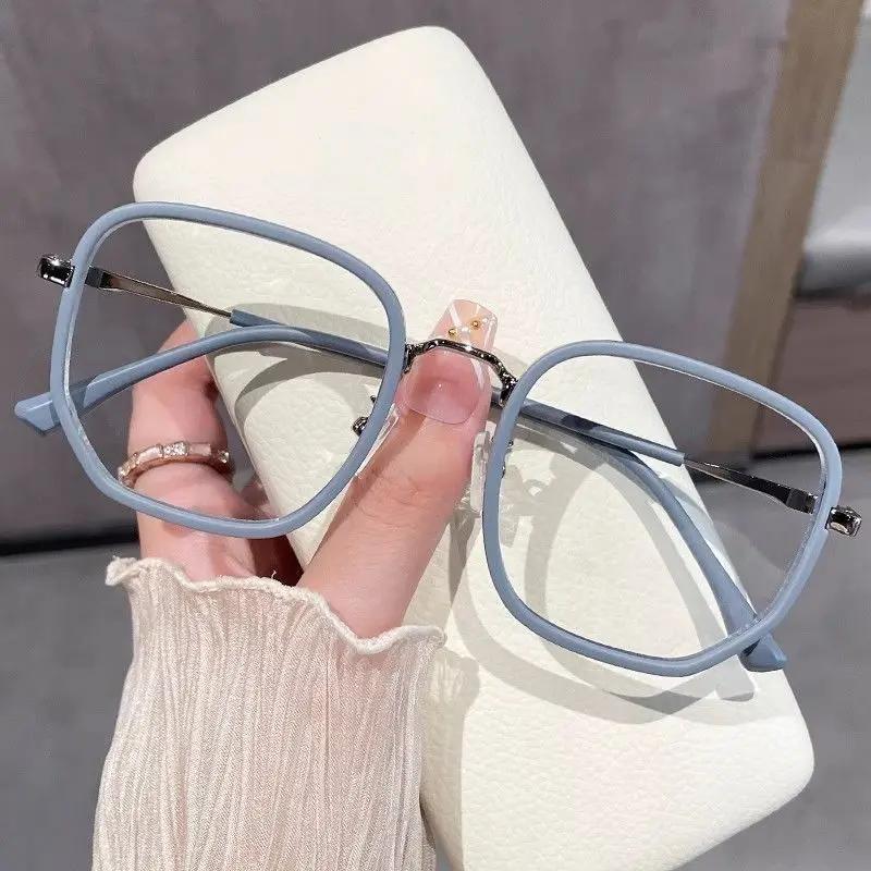 Women's Style Fashion Myopia Glasses Trendy Retro Blue Light Blocking Glasses for Ladies Men Square Clear Near Sight Eyeglasses