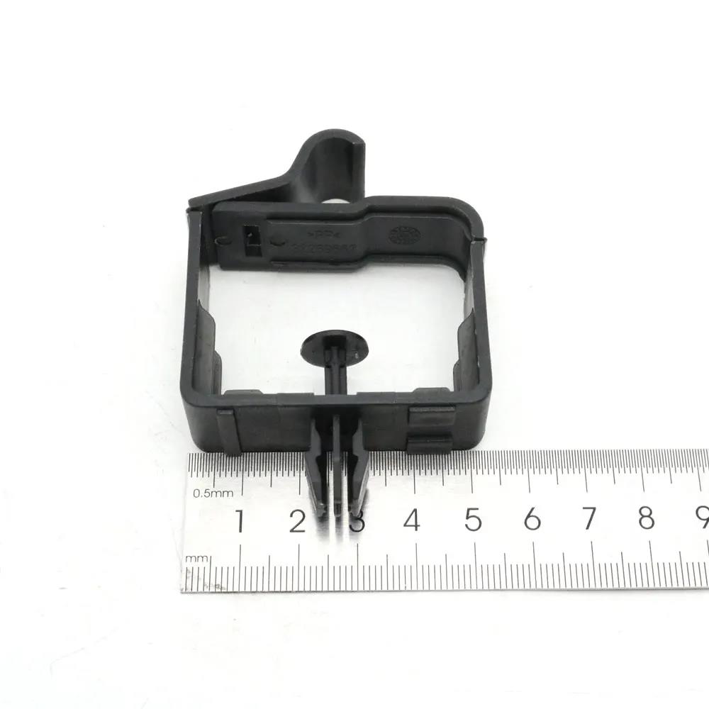 30721386 Rear Trunk Warning Triangle Anchor Holder Support Buckle Tripod Fixed Clip For Volvo S90 V90 S60L