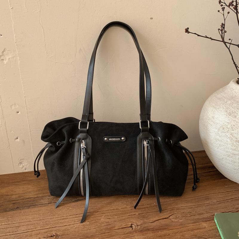 

Autumn Winter Vintage Faux Suede female Handbag Large Capacity Fashi Tassel Tote Bag Luxury Designer big ladies Handbag bolsos чёрный