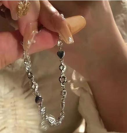 Women s Heart Shaped Zirconia Bracelet One Size