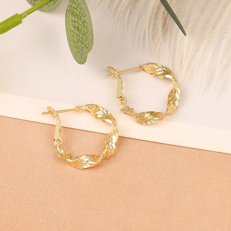 Trendy Retro Chain & Stud Earrings: Minimalist European & American Style Ear Cuffs for Women