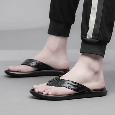 Outdoor New Men Flip Flop Cool Summer Slippers Man Breathable Beach Sandals Antiskid Outdoor Half Drag Mens New Leather Slides
