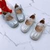 Korean Girls' Princess Moccasins: Soft Sole Pearl Pleated Leather Shoes for Spring/Autumn 2026