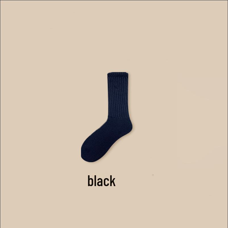 Chaussettes mi-tubes blanches à fil épais pour femmes pour le printemps/automne et chaussettes mollet en laine tricotée grise pour l'automne/hiver.