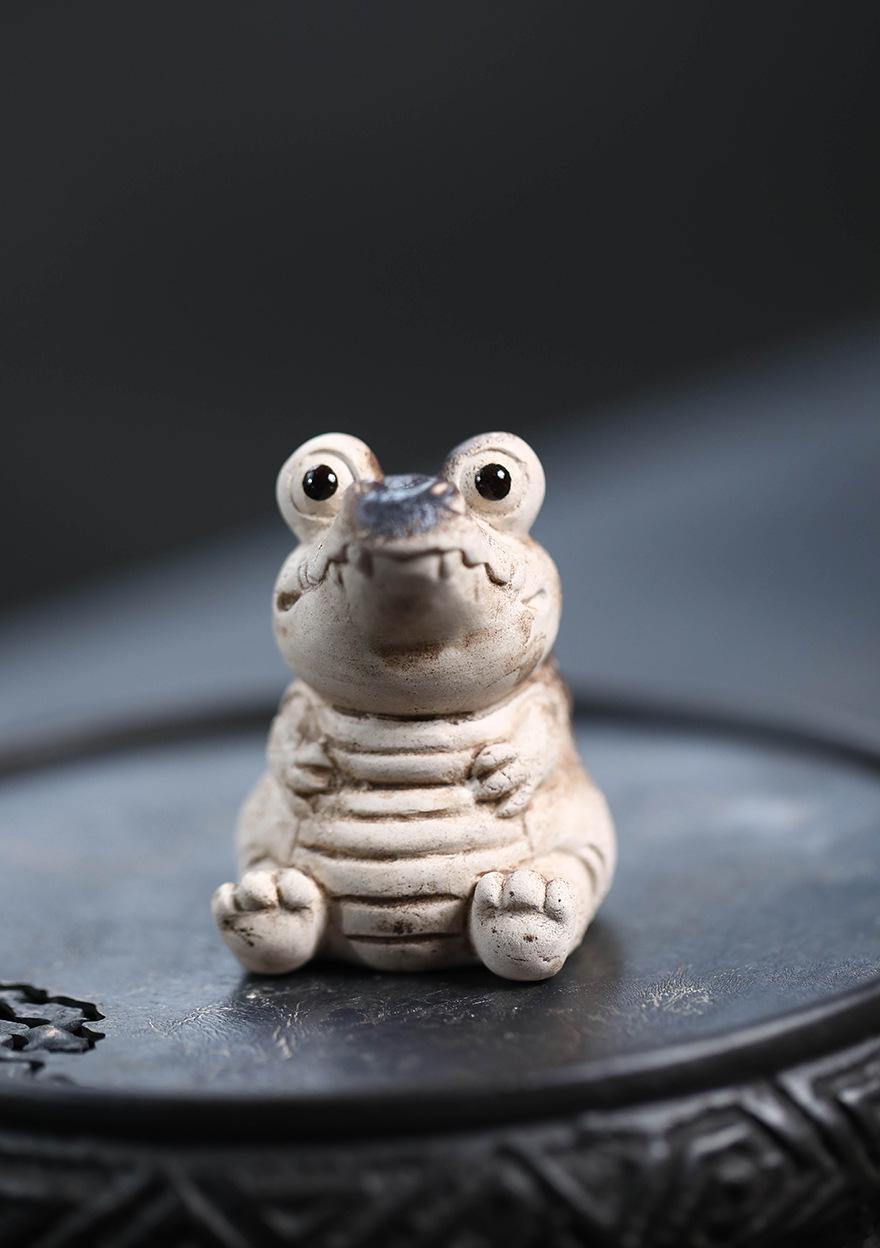 Handmade Cartoon Crocodile Resin Tea Pet Ornament