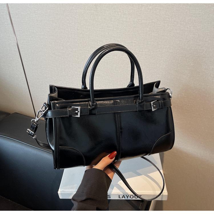 

Новая ручная сумка подмышку, модная контрастная женская сумка через плечо из масляной вощеной кожи большой вместимости