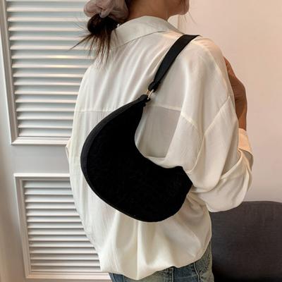 Dámská malá hobo taška Retro půlměsíc přes rameno Jednobarevná plstěná ležérní kabelka na telefon pro každodenní vycházky, práci, cestování, večírky
