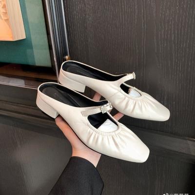 Schuhe eckiger Kopf Lammleder plissiert Diamantschnalle Taschenkopf dicker Absatz Slipper halbe Schleppe Außenschuhe