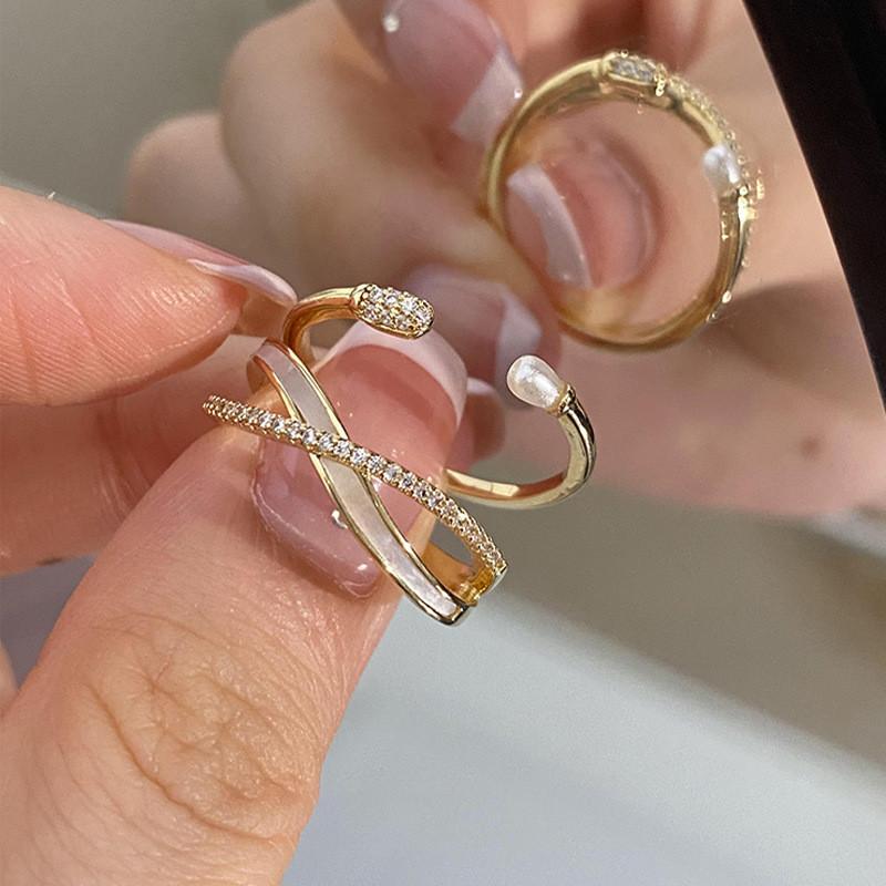 Korean Artistic Daejeon 2022 Trendy Shell Cross Ring For Women Modern Fashionable Hand Jewelry