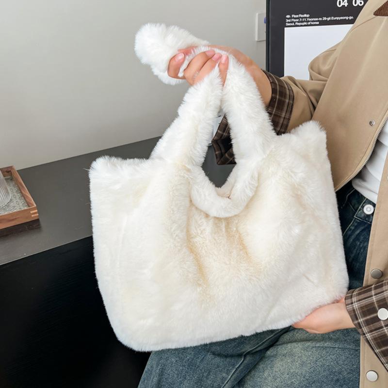 Winter Cute Plush Bag Women 2025 New Fashion Versatile Handbag Shoulder Bag Large Capacity Commuter Tote Bag