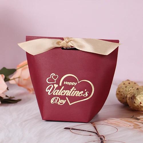 

Valentine s Day candy box,chocolate candy packaging bag, decorated with hot stamping hearts to create a festive atmosphere 20pcs