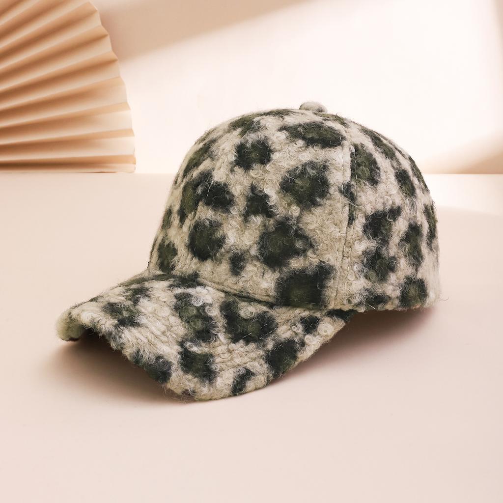 Fashionable and trendy Teddy roll leopard print baseball cap, adjustable autumn and winter outdoor travel plush baseball cap