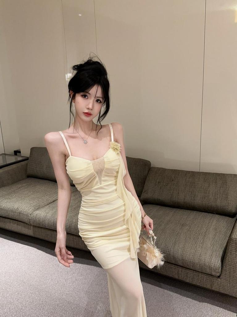 Elegant Low-Cut Spaghetti Strap Mesh Tassel Bodycon Evening Gown