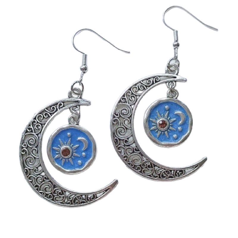Retro Bohemian Sun and Moon Pendant Earrings - Simple, Versatile Dangle Design