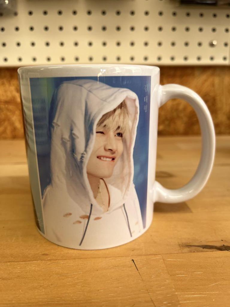 [USED] V Mug BTS