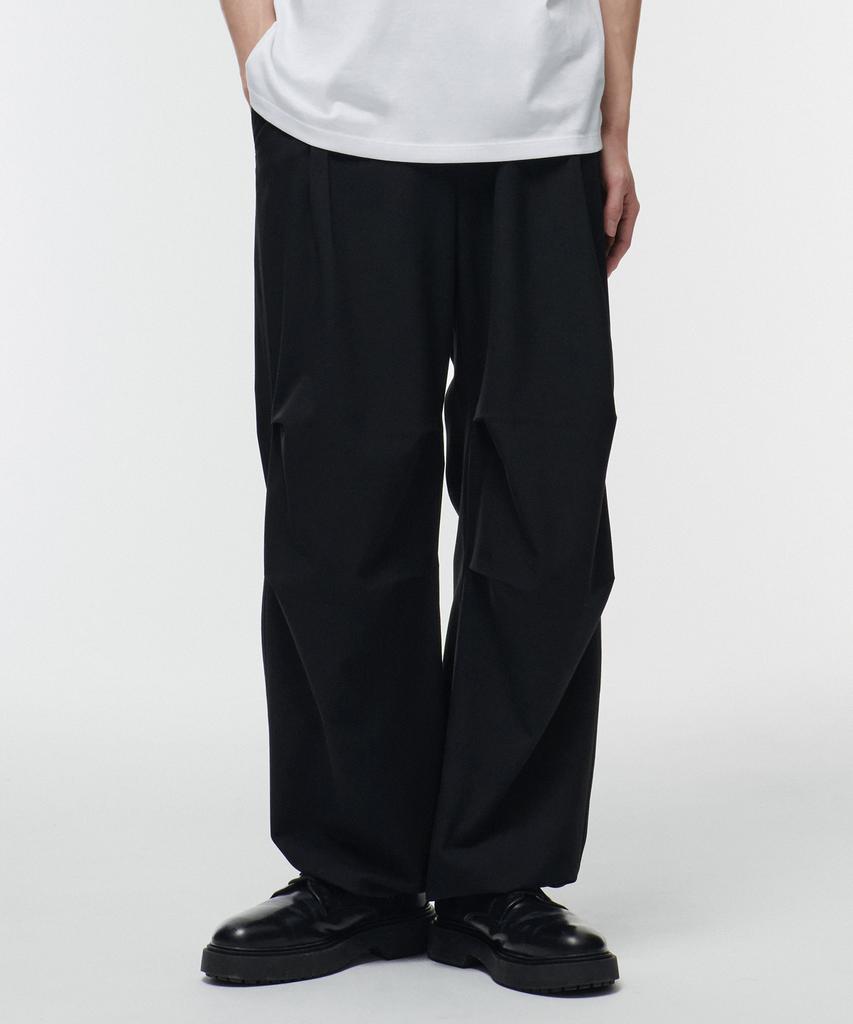 MUSINSA STANDARD Parachute Banding Slacks [Black]