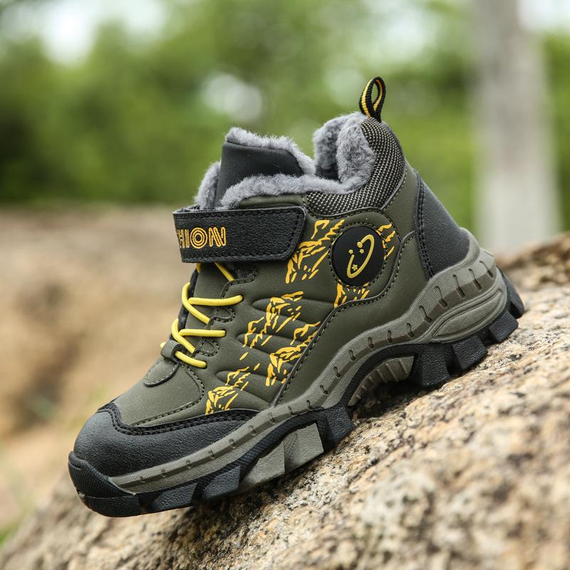 Boys' Fleece-Lined Snow Boots with Steel Claws for Older Children - Thick, Warm Cotton Shoes for Winter Outdoor Use