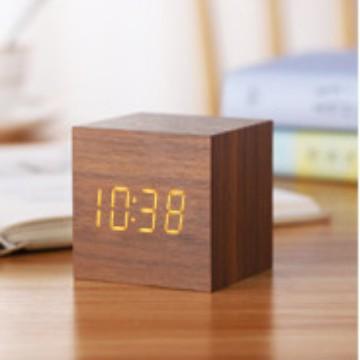 LED Wooden Clock Desktop Silent Electronic Alarm Clock Home Ornament Clock USB Dry Battery Dual-purpose Alarm Clock