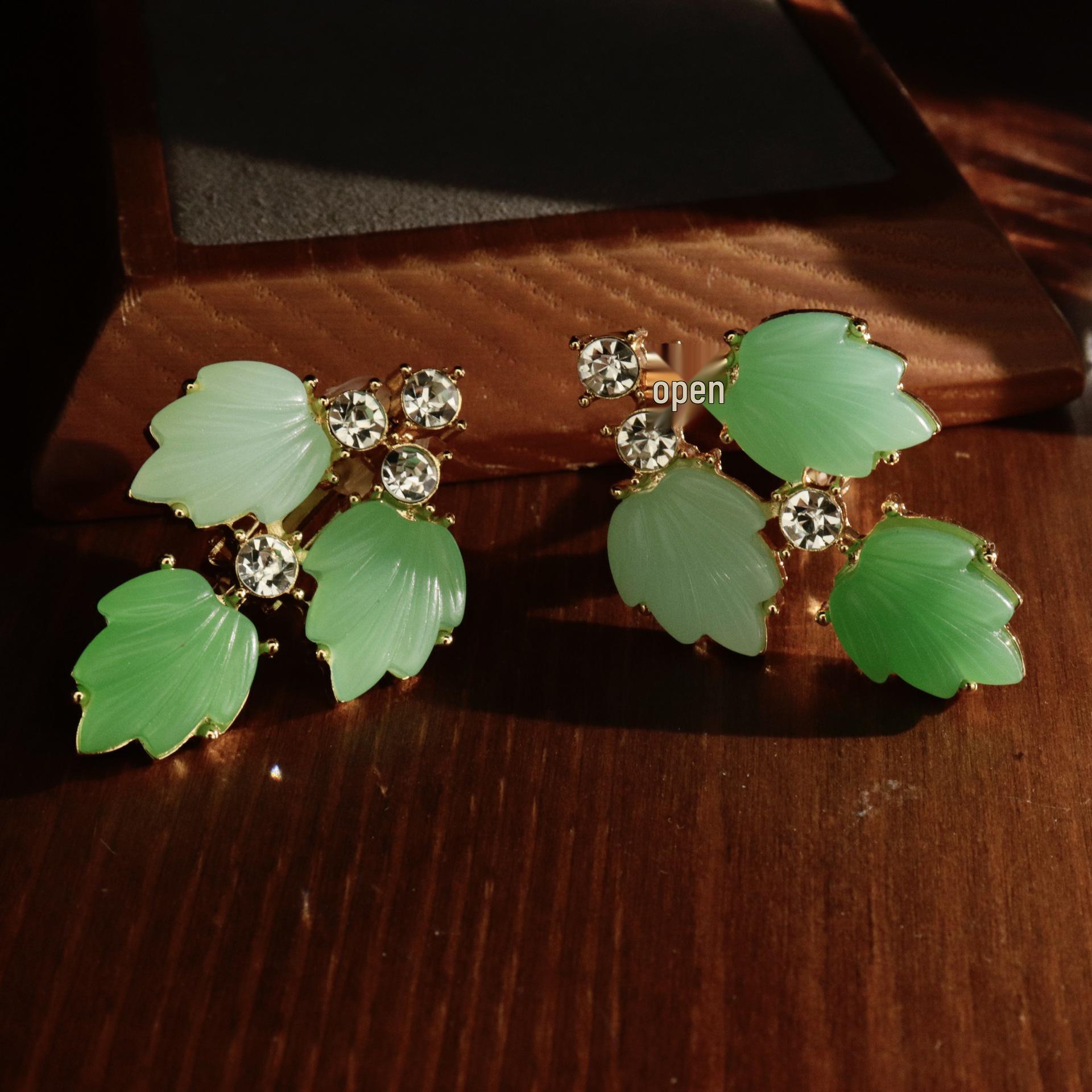 Elegant Green Grape Leaf Earring Set & Rhinestone Double-Layer Brooch