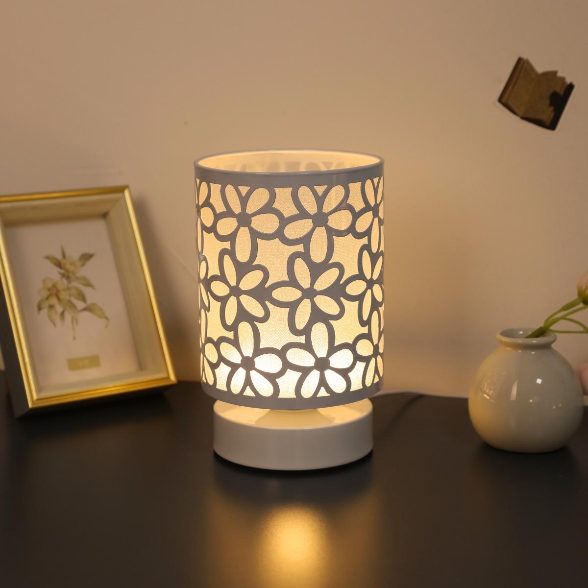 

Creative design hollow LED night light, USB powered warm color light suitable for living room, party, bedroom decoration light Warm White