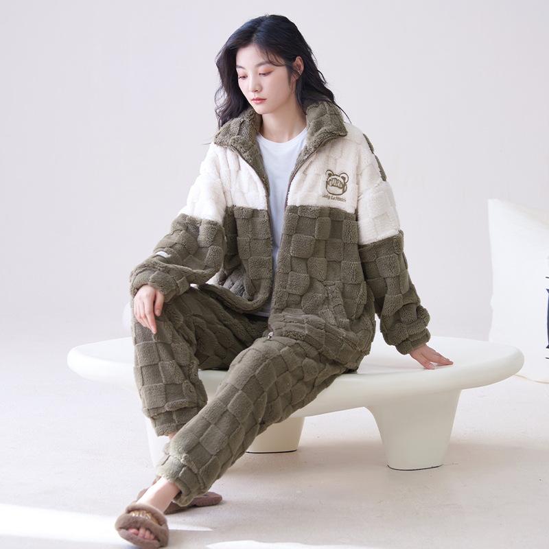 Damska przytulna flanelowa piżama zimowa - Gruby polar koralowy, duży rozmiar, idealna do noszenia w domu lub na zewnątrz jesienią i zimą.