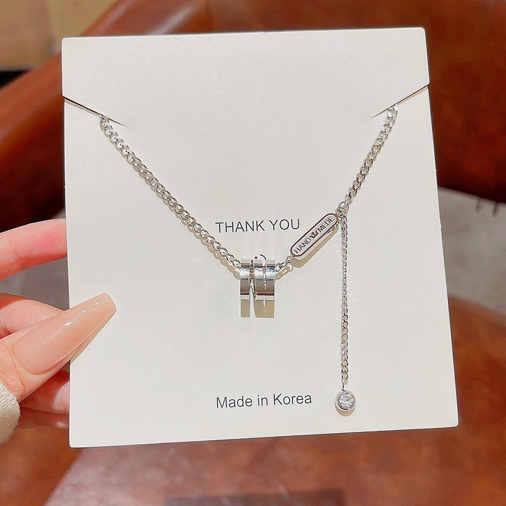 

Креативное женское ожерелье с кисточками Joker, легкий роскошный нишевый дизайн, подвеска, прочная титановая цепочка на ключицу, изысканные аксессуары.