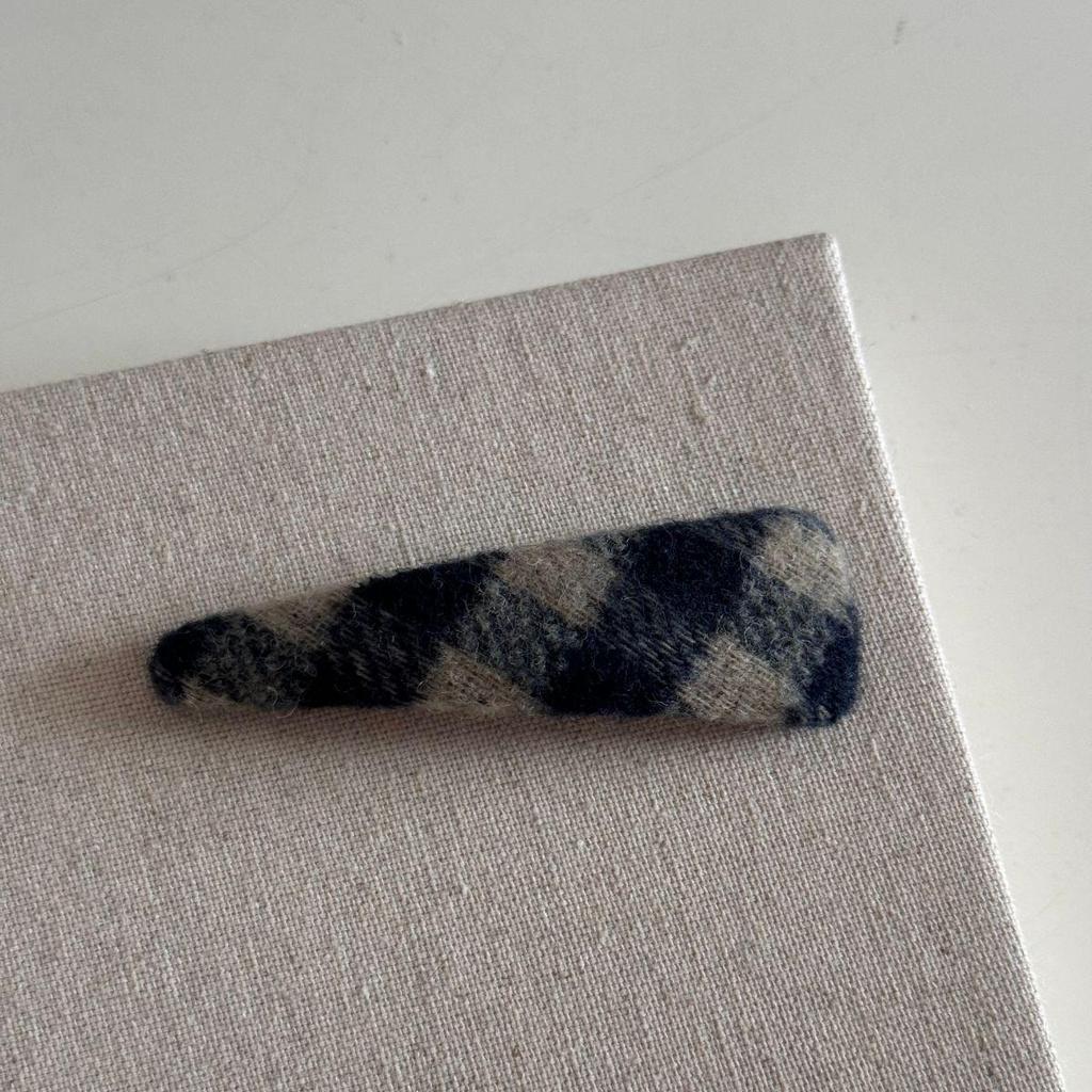 Elegant Retro Navy Plaid Fabric Hair Clip for Women - Autumn/Winter BB Side Hairpin Accessory
