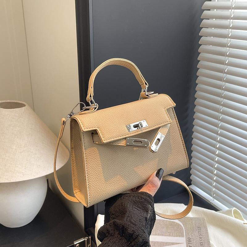 Ausgehen Handtasche Damen 2025 neue Umhängetasche High Sense Herbst und Winter beliebt super angesagt Schultertasche kleine quadratische Tasche