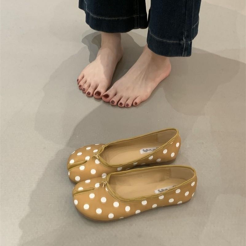 Women Tabi Ninja Shoes Fashion Design Woman Microfiber Leather Comfy Flats Split Toe Slippers Soft Bottom Loafers Moccasins