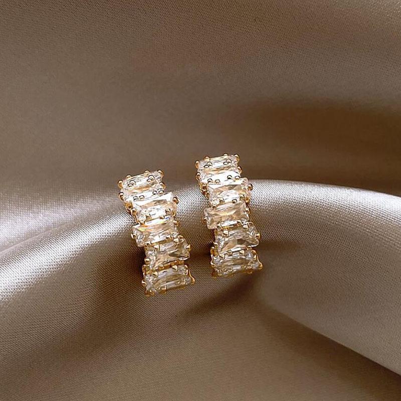Female Fashion Light Luxury Earrings