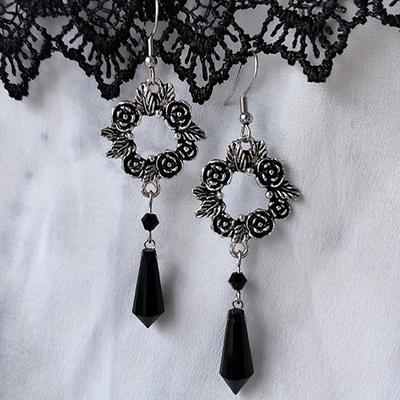 Design rafinat de frunze de trandafir cu decorațiuni negre din pietre prețioase sintetice Cercei suspendați Bijuterii din aliaj în stil gotic Cadou feminin la modă