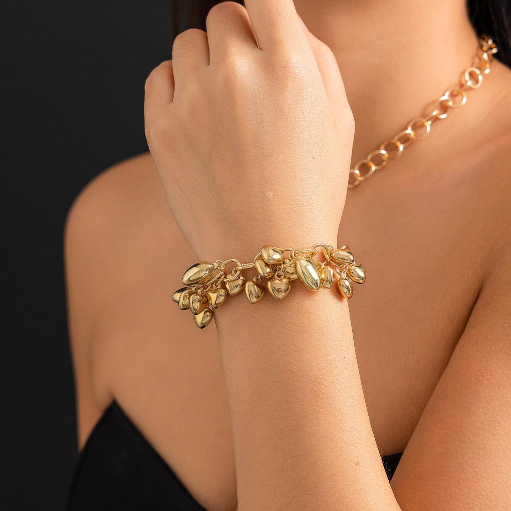 Accessories Sweet Cool Wind Love Pendant Necklace Fashion Personality Metal Chain Clavicle Chain Necklace
