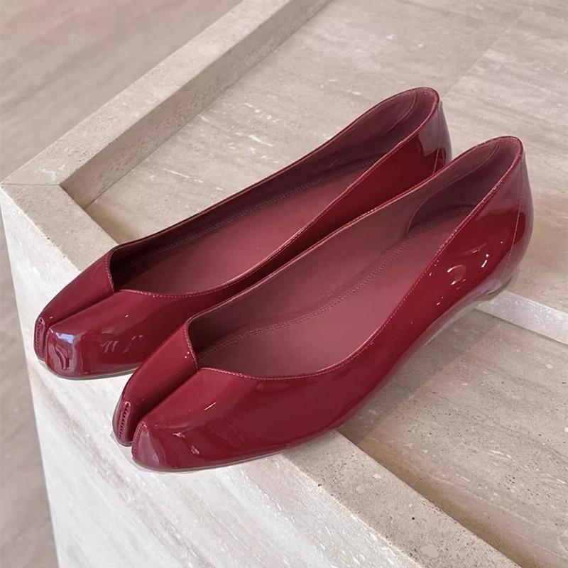 Ins style Patent Leather Shallow Tabi Women Flats Shoes Spring Summer Vintage Split Toe Wedges Casual Loafers Shoes
