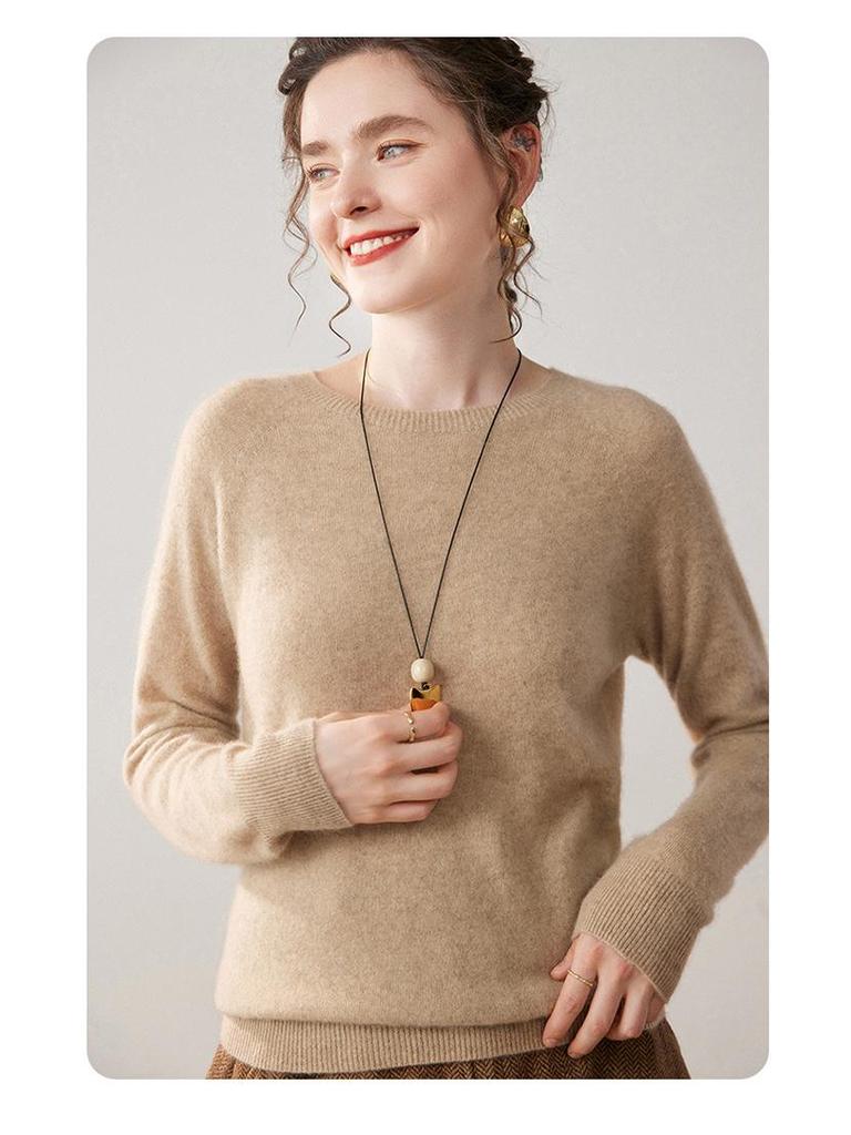 Women's Versatile Cashmere Round Neck Sweater - Thin, Simple, Loose-Fit Knitted Design for Autumn/Winter.