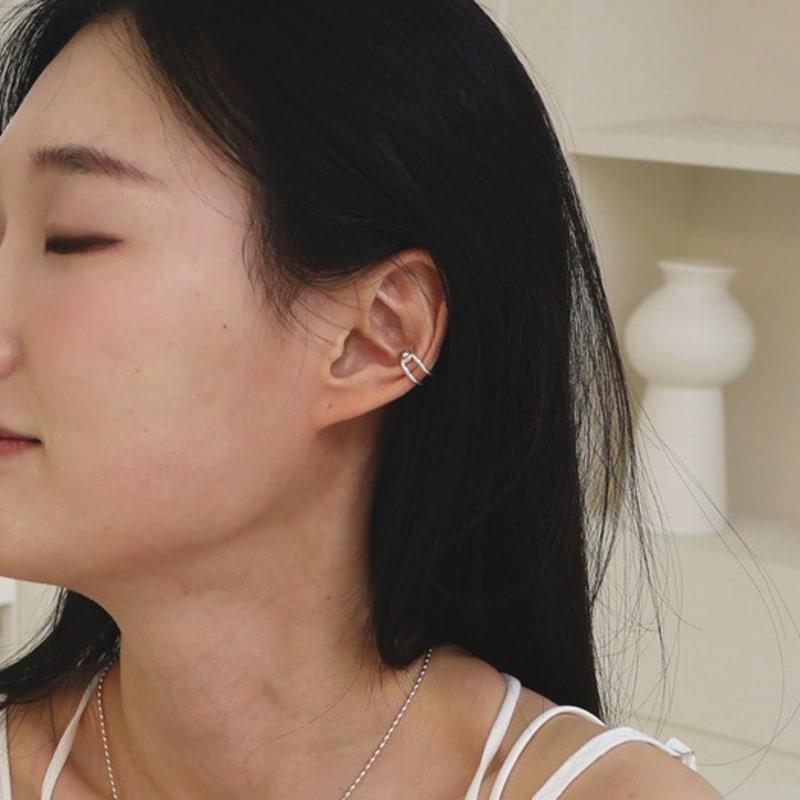 

World Line Simple ball earcuff silver