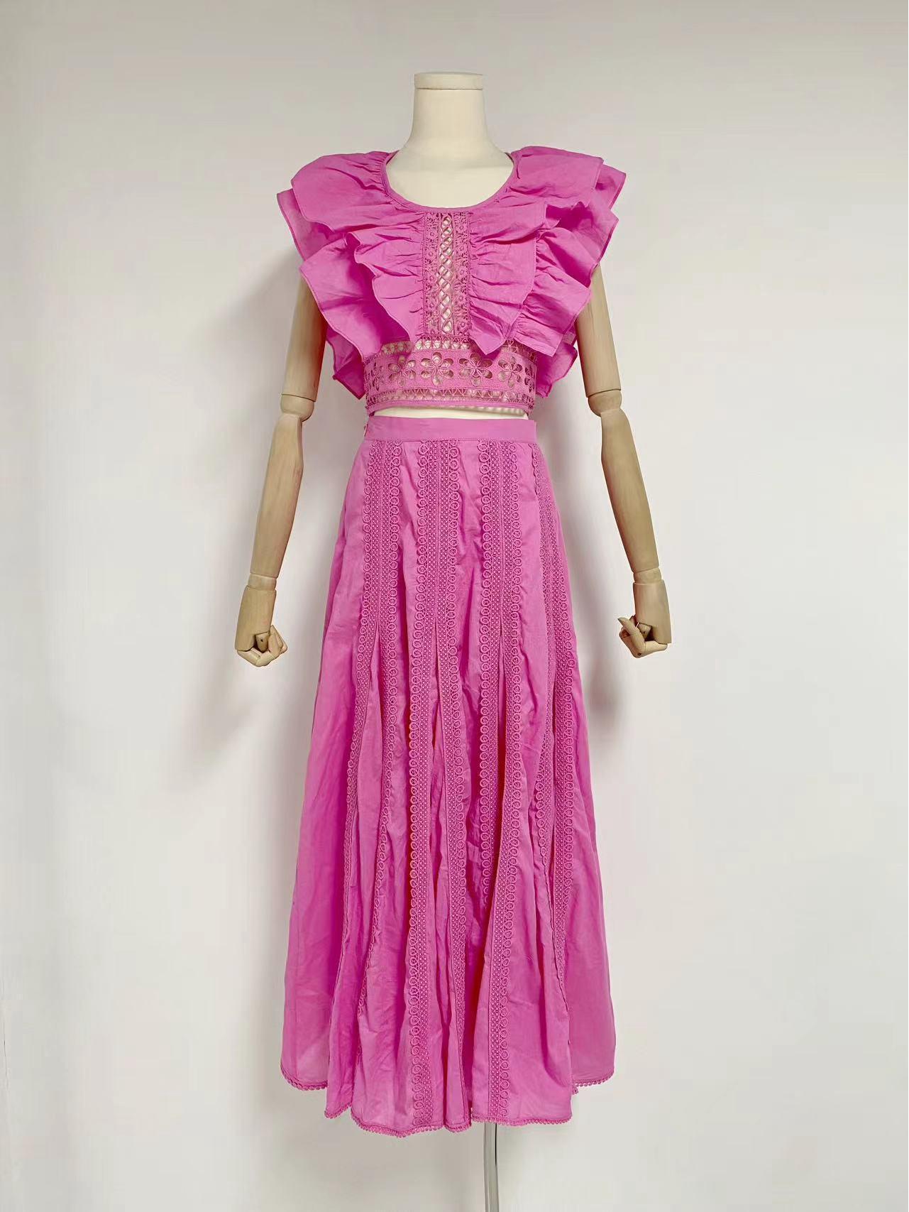 

Летний комплект 2023 года из топа без рукавов с оборками и длинной плиссированной юбки для женщин Extra Large розы красного