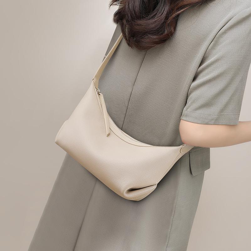 2025 New Autumn Winter Women's Bag Fashion Versatile Crossbody Dumpling Bag High-end Lightweight Commuter Shoulder Bag