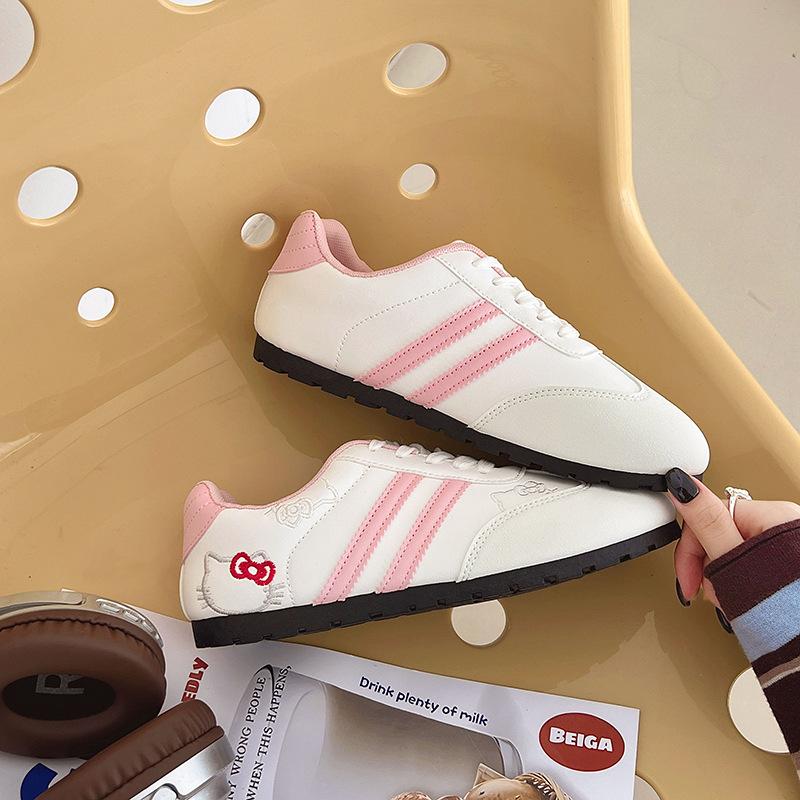 Schattige KT kat borduurwerk Duitse trainingsschoenen dames 2025 nieuw Koreaans niche chic veelzijdige boardschoenen casual kleine witte schoenen dames