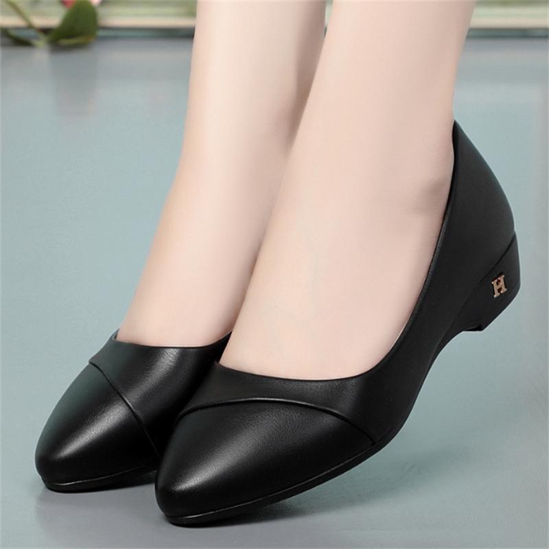 Women's Shoes Spring And Autumn New Wedge Soft Bottom Mom's Shoes Non-slip Black Work Shoes Fashion Outdoor Loafers Female