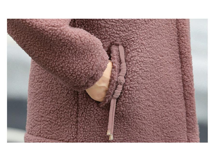 Plush Winter Coat for Middle-Aged Women: Lamb Wool Cotton Jacket, Stylish and Warm for Moms with Added Lining