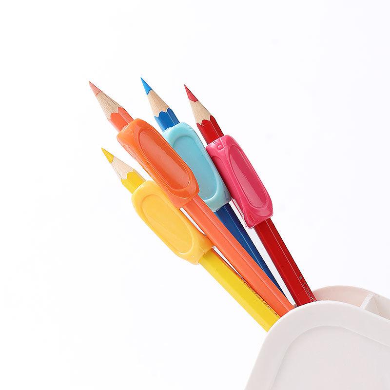 4pcs Left & Right Grip Pencil Gripper Primary Student Grip Corrector Posture Corrector Set Suitable For 6 Years Old 3912