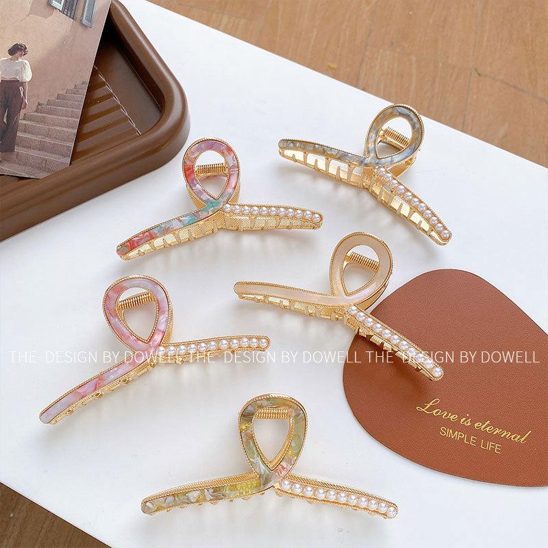 Dohui Eyecatching Large Hair Claw Clip In Elegant Floral Designs For Women Modern