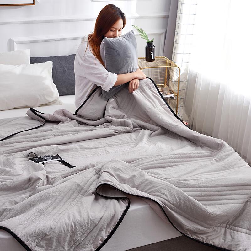 Nanjiren Multi-Needle Quilted Summer Comforter