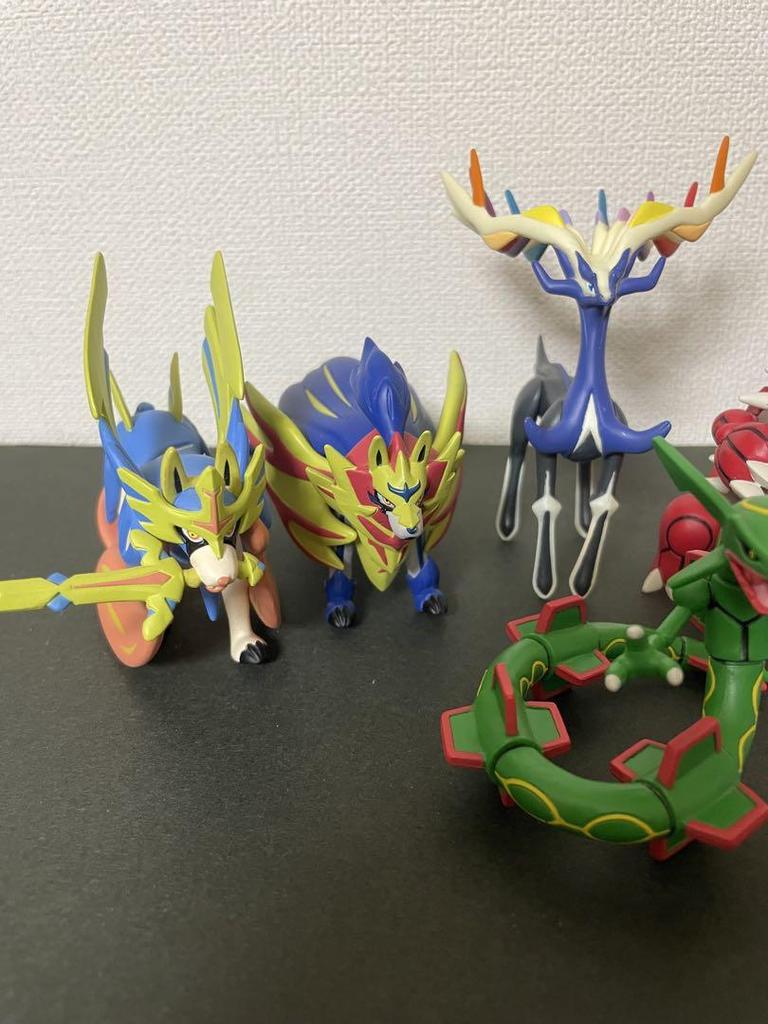 [USED] Pokemon Moncolle figures Rayquaza, Zacian, Zamazenta, Groudon, and more