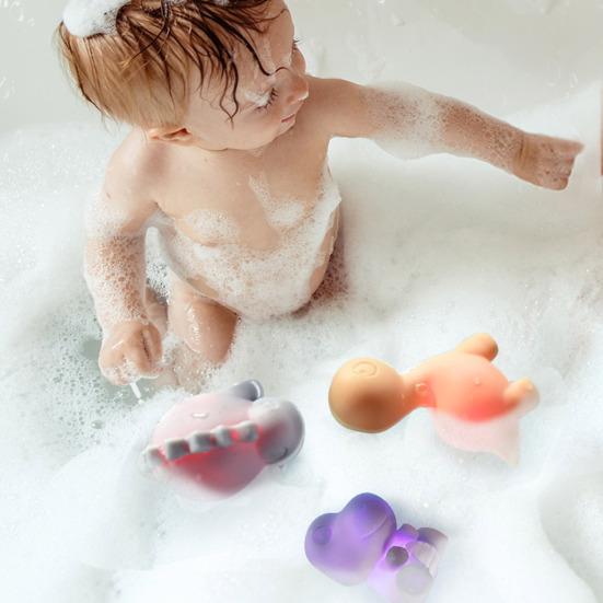 4Pcs Animals LED Light Up Bath Toy Swimming Water Soft Rubber Float Induction Luminous Penguin Dinosaur Fun