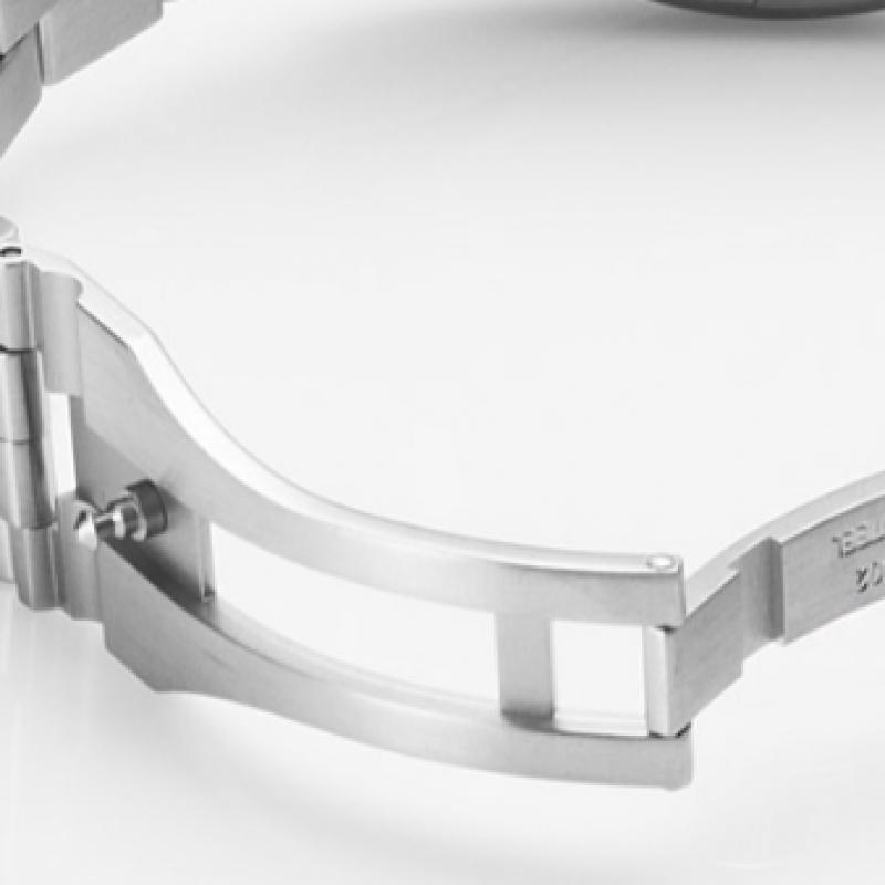 Hamilton H70515137 Khaki Field Men S Metal Watch