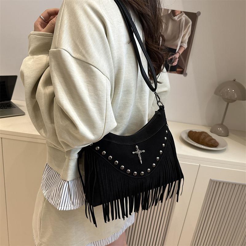 Fashion Rivet Tassel Punk Bag Women's New Autumn Popular Versatile One Shoulder Crossbody Underarm Bag