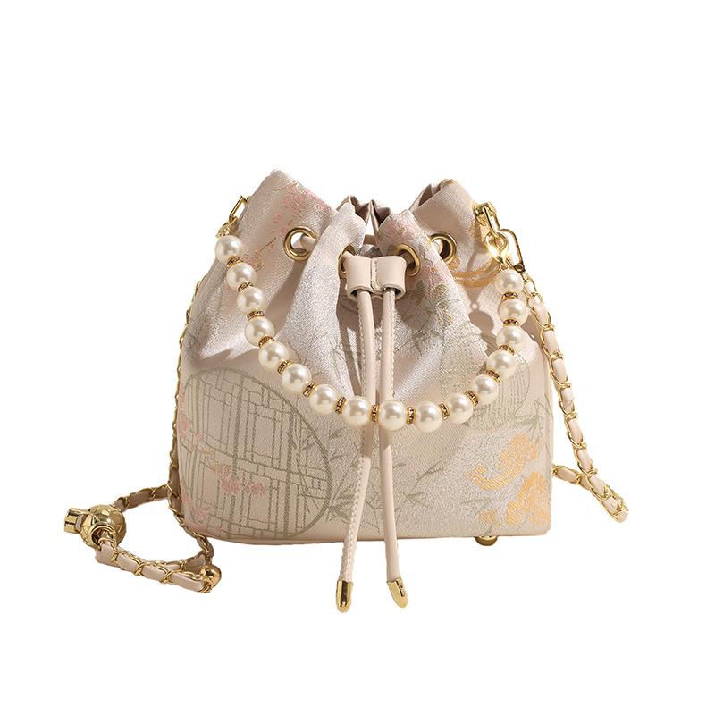 South East Asia shoulder messenger bag new Chinese embroidery bucket bag small fragrant wind pearl chain national style handbag