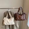 Fashionable Vintage Leather Handbag Large Capacity Shoulder Bag Fashion Shoulder Bag for Daily Commute Work Weekend Outings and Ladies' Holiday Gifts